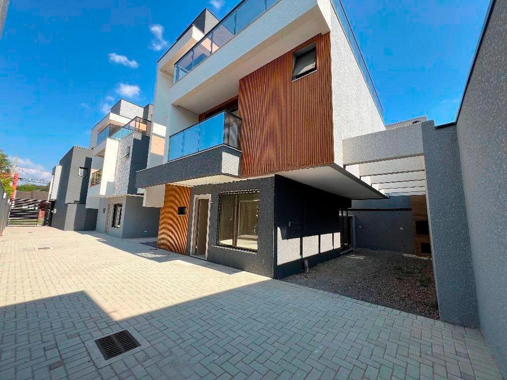 Sobrado à venda com 3 quartos, 208m² - JARDIM DAS AMERICAS,Curitiba