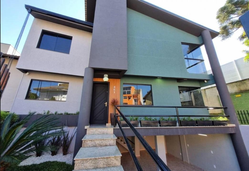 Casa à venda com 3 quartos, 154m² - UBERABA,Curitiba