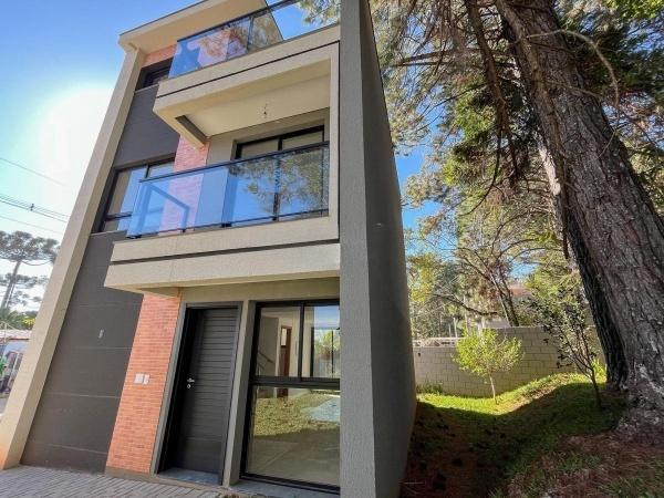 Sobrado à venda com 3 quartos, 134m² - SANTA CANDIDA,Curitiba
