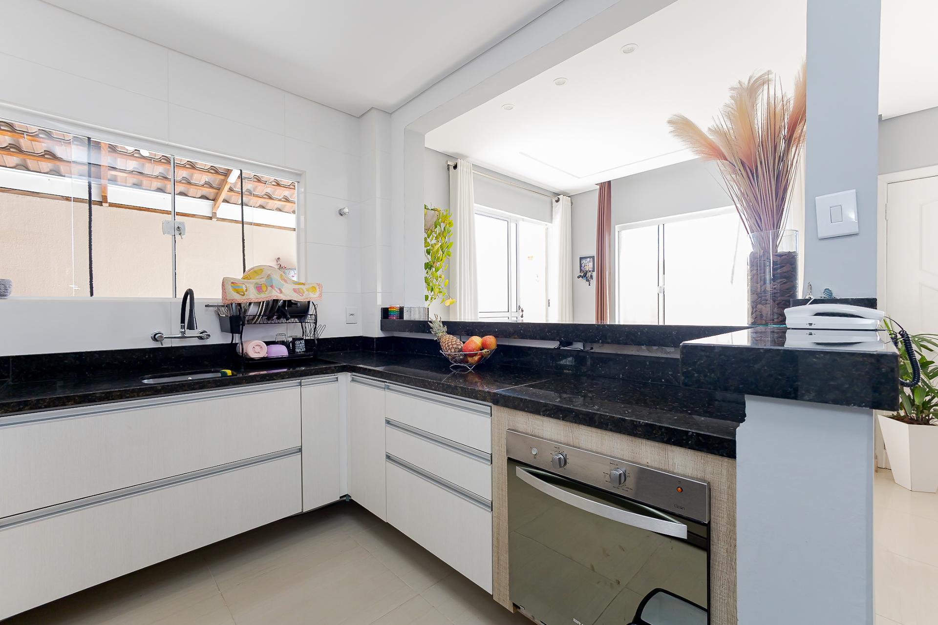 Sobrado à venda com 2 quartos, 97m² - XAXIM,Curitiba