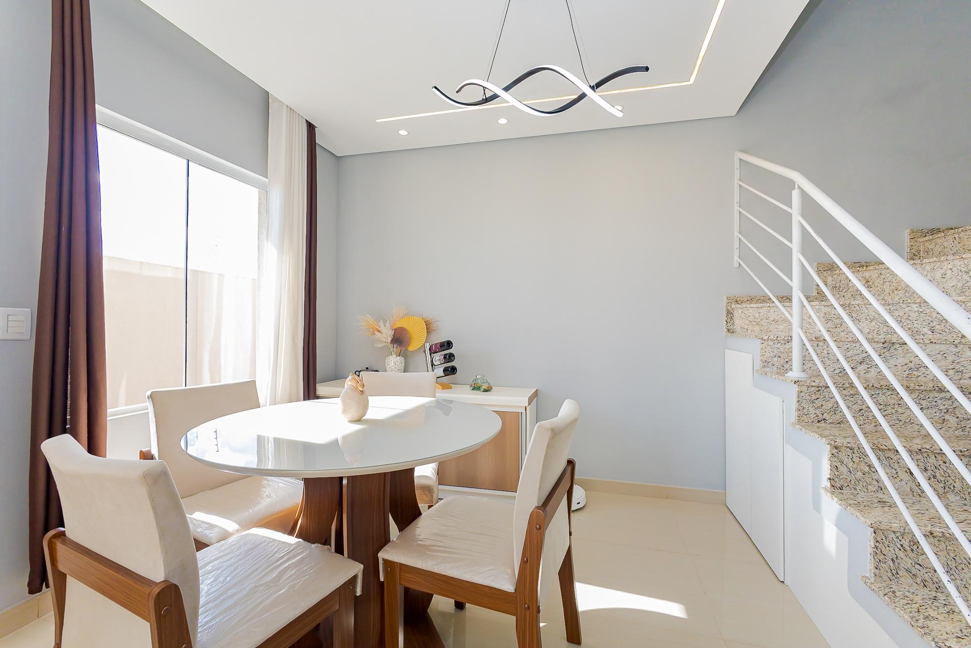 Sobrado à venda com 2 quartos, 97m² - XAXIM,Curitiba