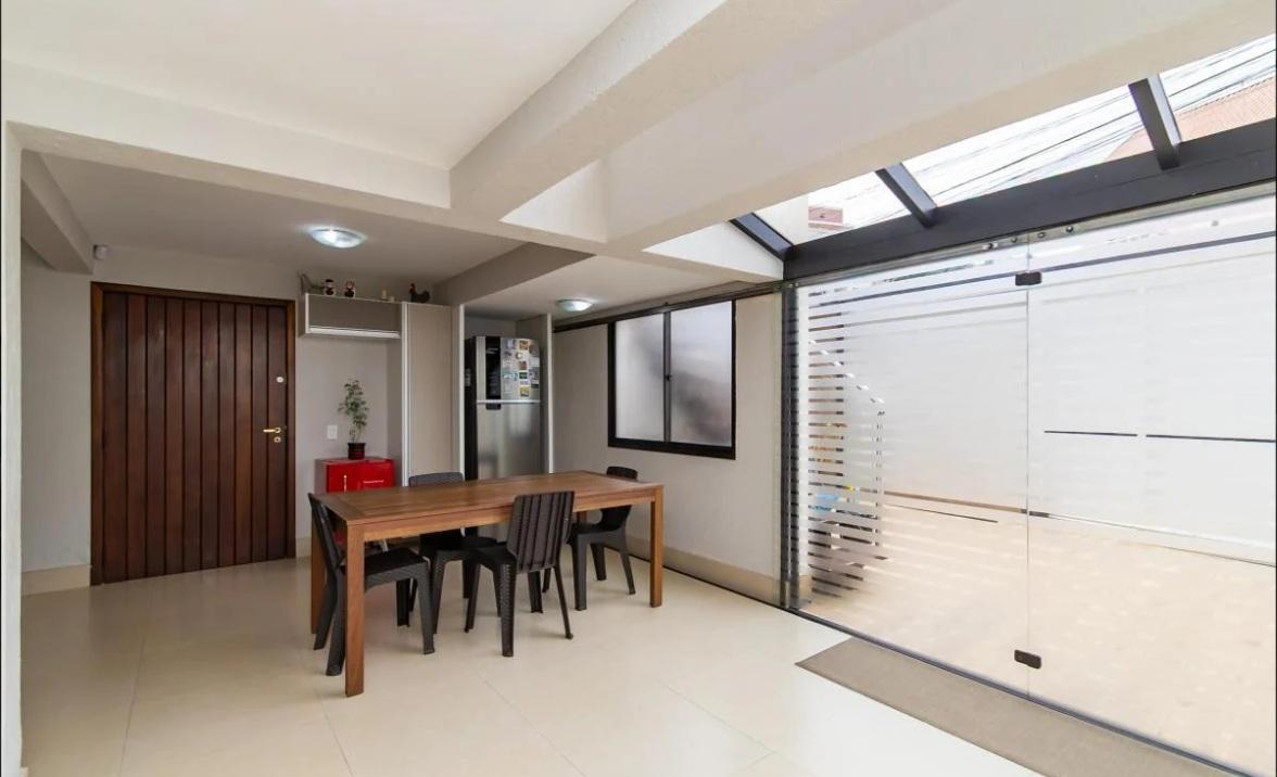 Sobrado à venda com 4 quartos, 179m² - AGUA VERDE,Curitiba