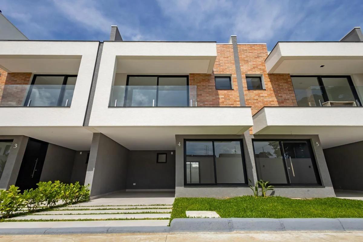 Sobrado à venda com 3 quartos, 134m² - SANTA FELICIDADE,Curitiba